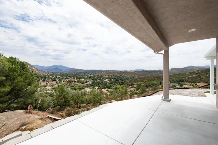 24533 Tesoro Way, Ramona, California 92065