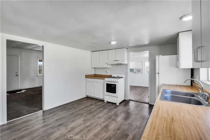 6597 Mesquite Springs Road, 29 Palms, California 92277