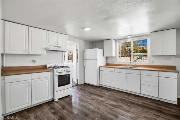 6597 Mesquite Springs Road, 29 Palms, California 92277