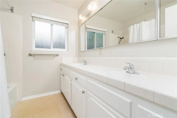 1015 Emory Drive, Claremont, California 91711