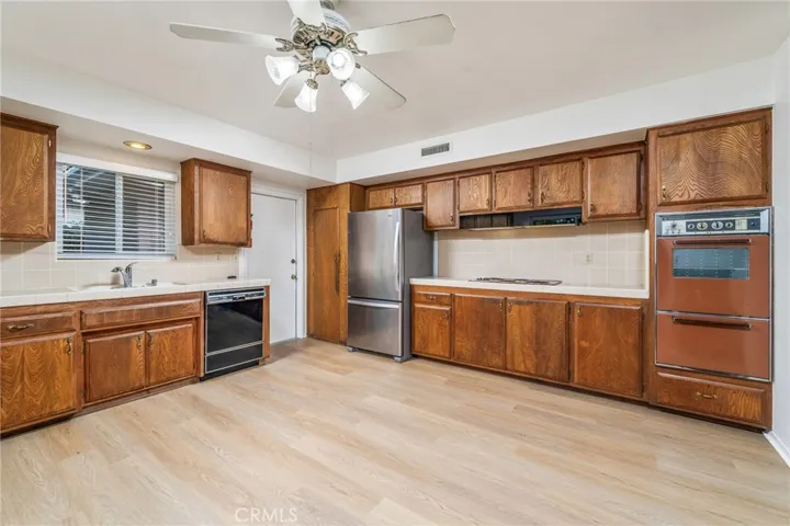 1015 Emory Drive, Claremont, California 91711