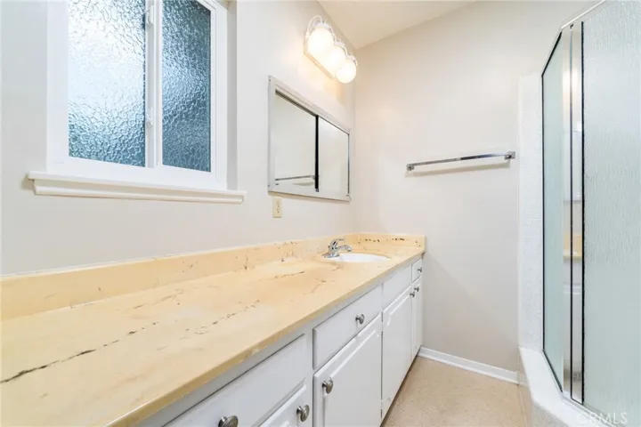 1015 Emory Drive, Claremont, California 91711
