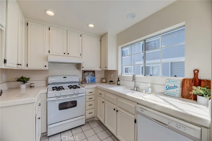 2800 Plaza Del Amo Unit 225, Torrance, California 90503