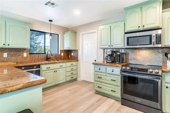 8254 Balsa Avenue, Yucca Valley, California 92284