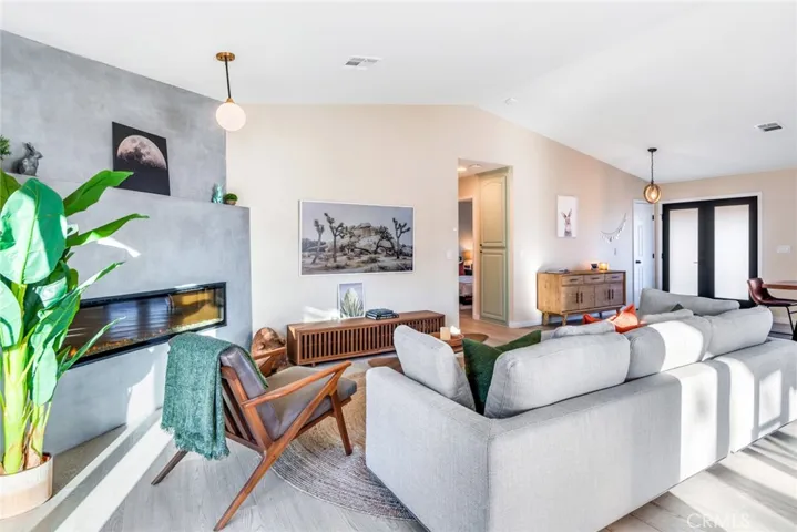 8254 Balsa Avenue, Yucca Valley, California 92284