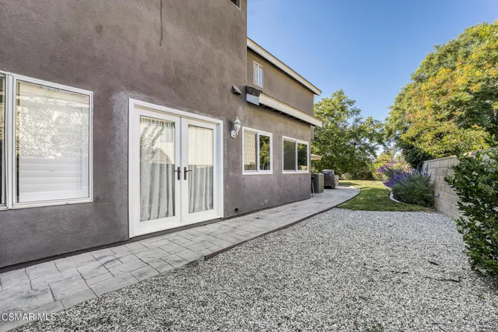 Large Side Yard