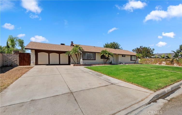 5773 Angela Avenue, Jurupa Valley, California 92509