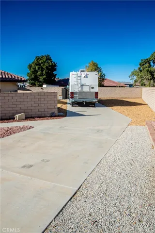 20249 Waco Road, Apple Valley, California 92308