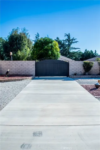 20249 Waco Road, Apple Valley, California 92308