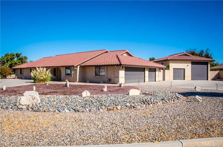 20249 Waco Road, Apple Valley, California 92308