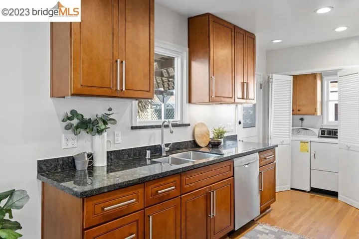 2915 Modesto Ave, Oakland, California 94619