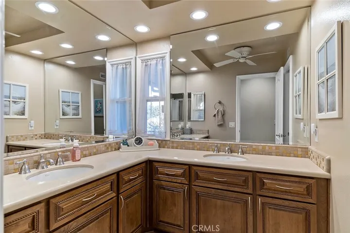 2nd upstairs bathroom