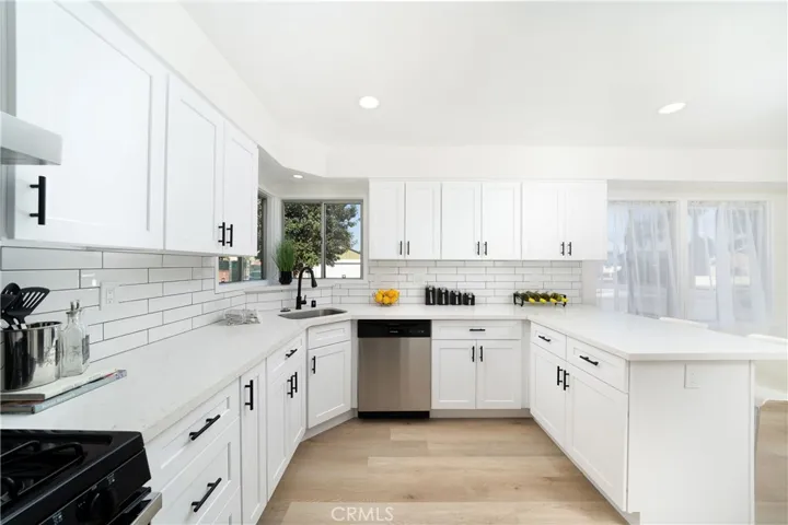Front House 3 Bed/1 Bath