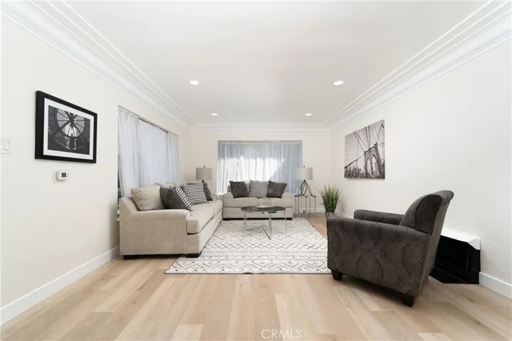 Front House 3 Bed/1 Bath