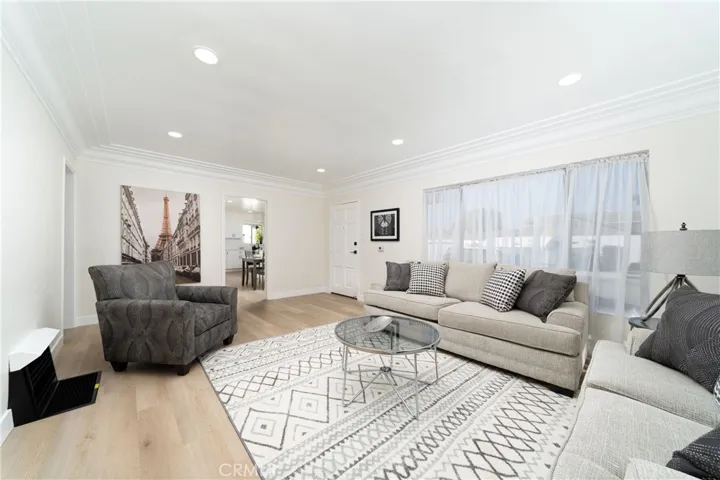 Front House 3 Bed/1 Bath