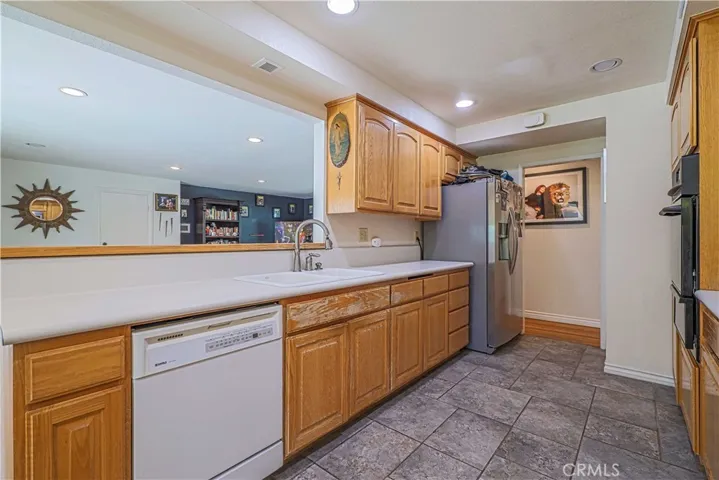 22308 Lanark Street, Canoga Park, California 91304