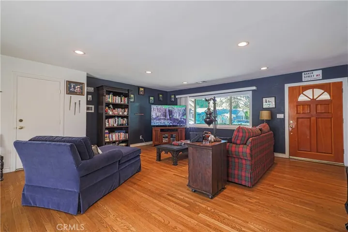 22308 Lanark Street, Canoga Park, California 91304