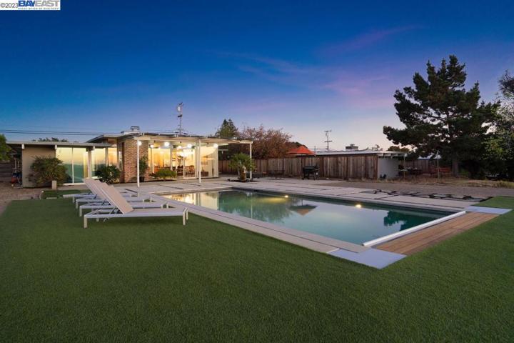 5524 Greenridge Rd, Castro Valley, California 94552