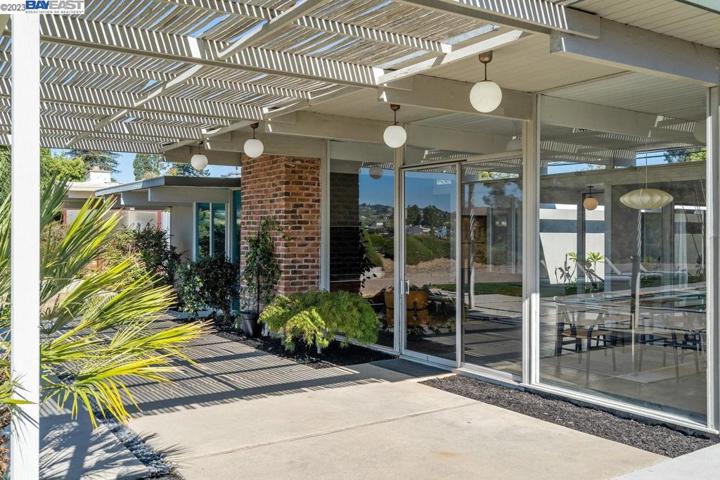 5524 Greenridge Rd, Castro Valley, California 94552