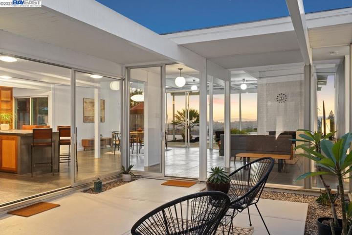 5524 Greenridge Rd, Castro Valley, California 94552