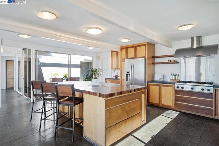 5524 Greenridge Rd, Castro Valley, California 94552