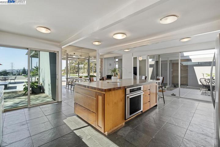 5524 Greenridge Rd, Castro Valley, California 94552