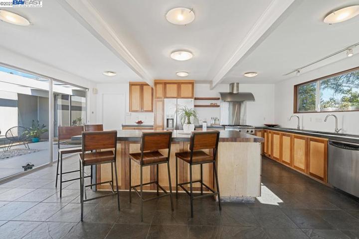5524 Greenridge Rd, Castro Valley, California 94552