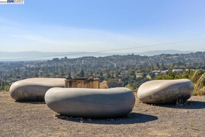 5524 Greenridge Rd, Castro Valley, California 94552