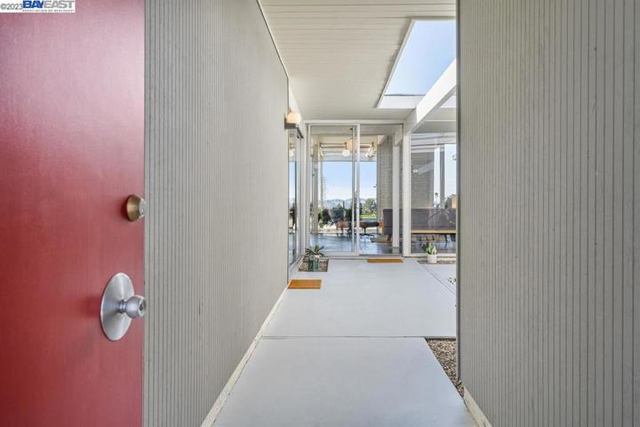 5524 Greenridge Rd, Castro Valley, California 94552
