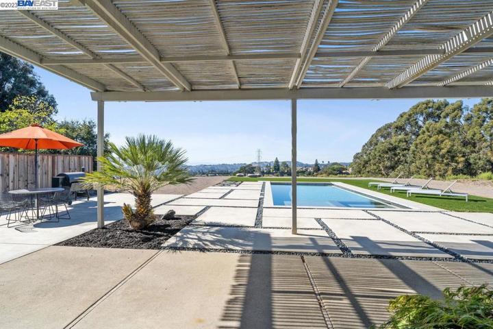 5524 Greenridge Rd, Castro Valley, California 94552