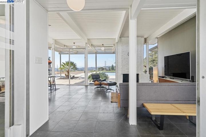 5524 Greenridge Rd, Castro Valley, California 94552