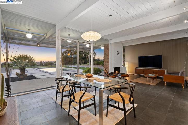 5524 Greenridge Rd, Castro Valley, California 94552