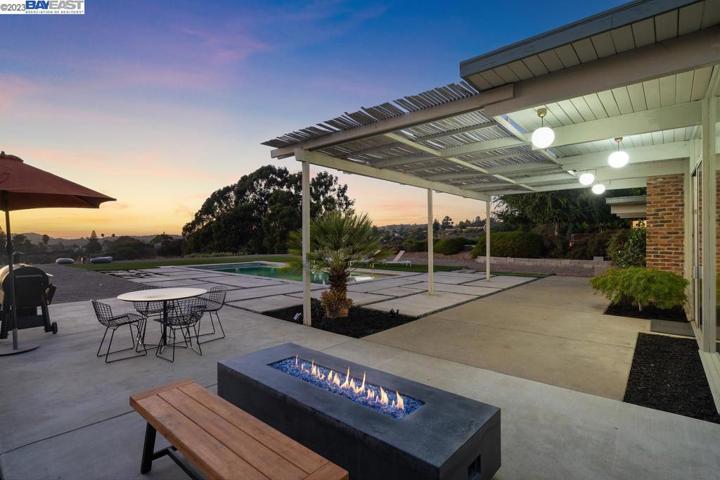 5524 Greenridge Rd, Castro Valley, California 94552