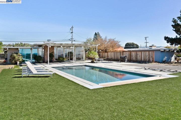 5524 Greenridge Rd, Castro Valley, California 94552
