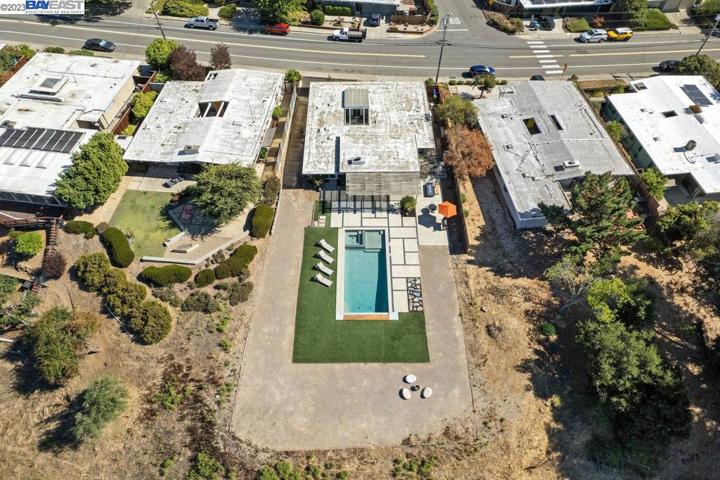 5524 Greenridge Rd, Castro Valley, California 94552