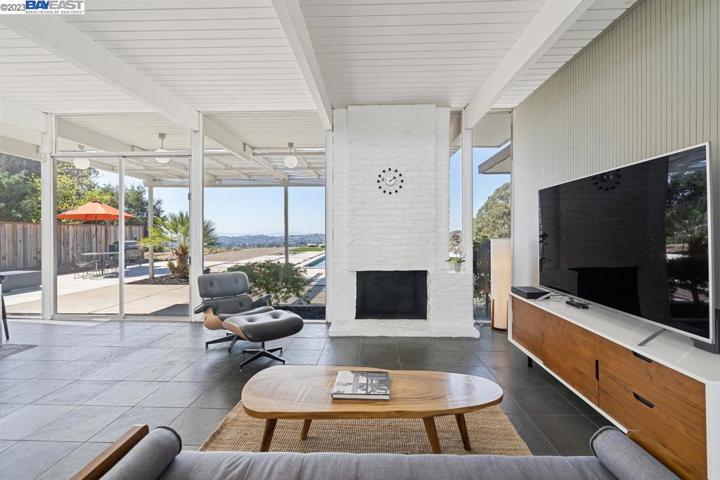 5524 Greenridge Rd, Castro Valley, California 94552
