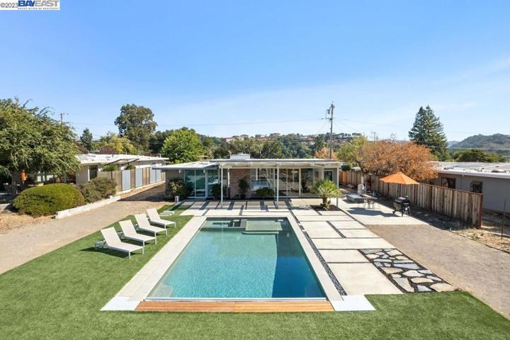 5524 Greenridge Rd, Castro Valley, California 94552