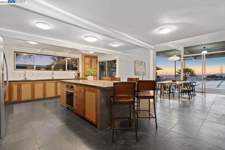 5524 Greenridge Rd, Castro Valley, California 94552