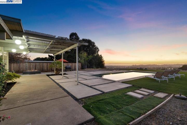 5524 Greenridge Rd, Castro Valley, California 94552
