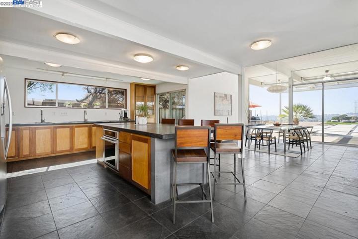 5524 Greenridge Rd, Castro Valley, California 94552