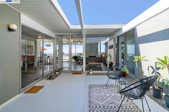 5524 Greenridge Rd, Castro Valley, California 94552