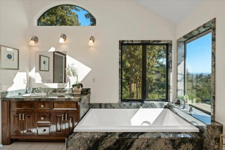 310 Tanner Heights Drive, Santa Cruz, California 95060