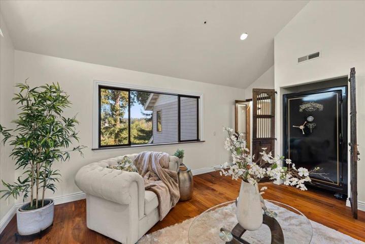 310 Tanner Heights Drive, Santa Cruz, California 95060