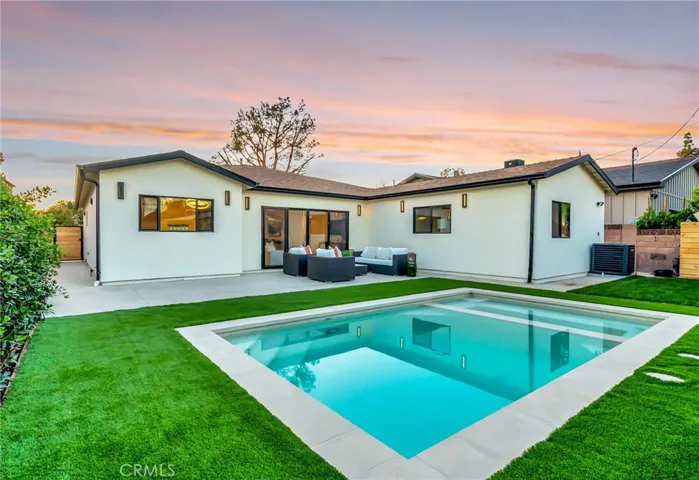 5164 Garden Grove Avenue, Tarzana, California 91356