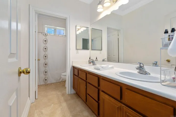 1100 Via Vera Cruz, San Marcos, California 92078