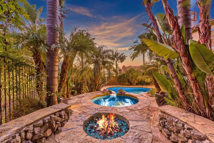 1100 Via Vera Cruz, San Marcos, California 92078
