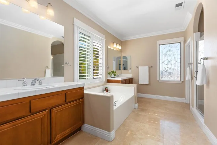 1100 Via Vera Cruz, San Marcos, California 92078