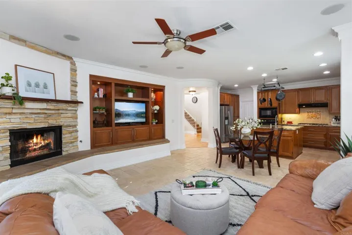 1100 Via Vera Cruz, San Marcos, California 92078