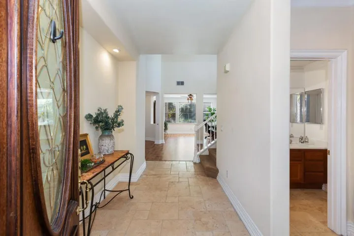 1100 Via Vera Cruz, San Marcos, California 92078