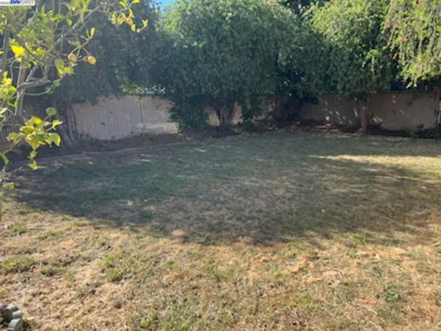 10611 Mark St, Oakland, California 94605